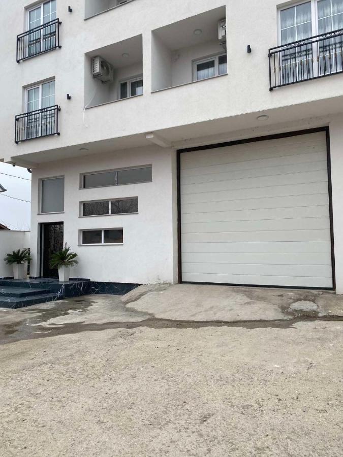 White Apartments Kosovo Polje Екстериор снимка
