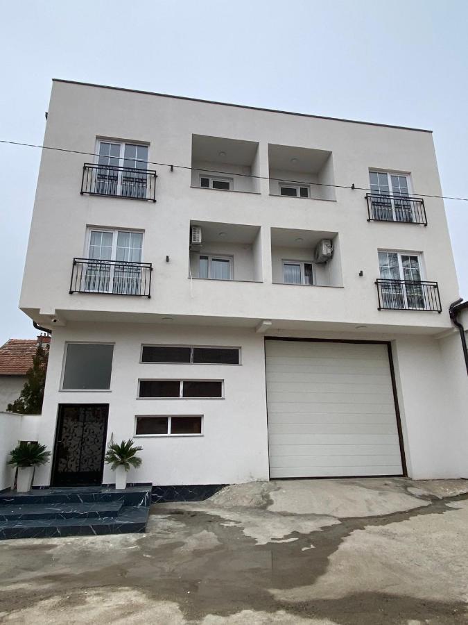 White Apartments Kosovo Polje Екстериор снимка